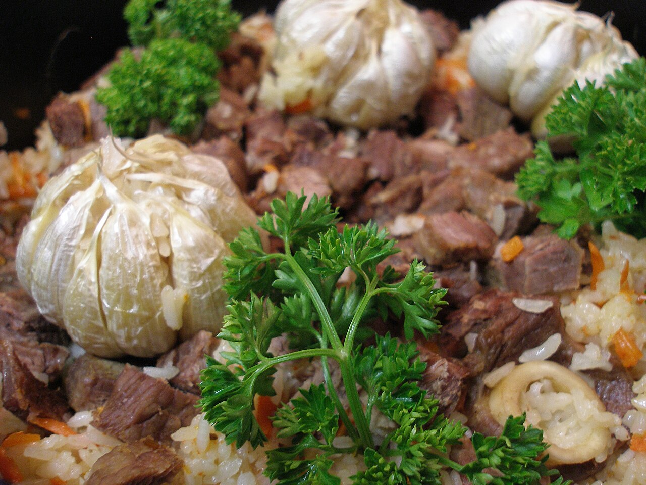 羊肉手抓饭实拍照片