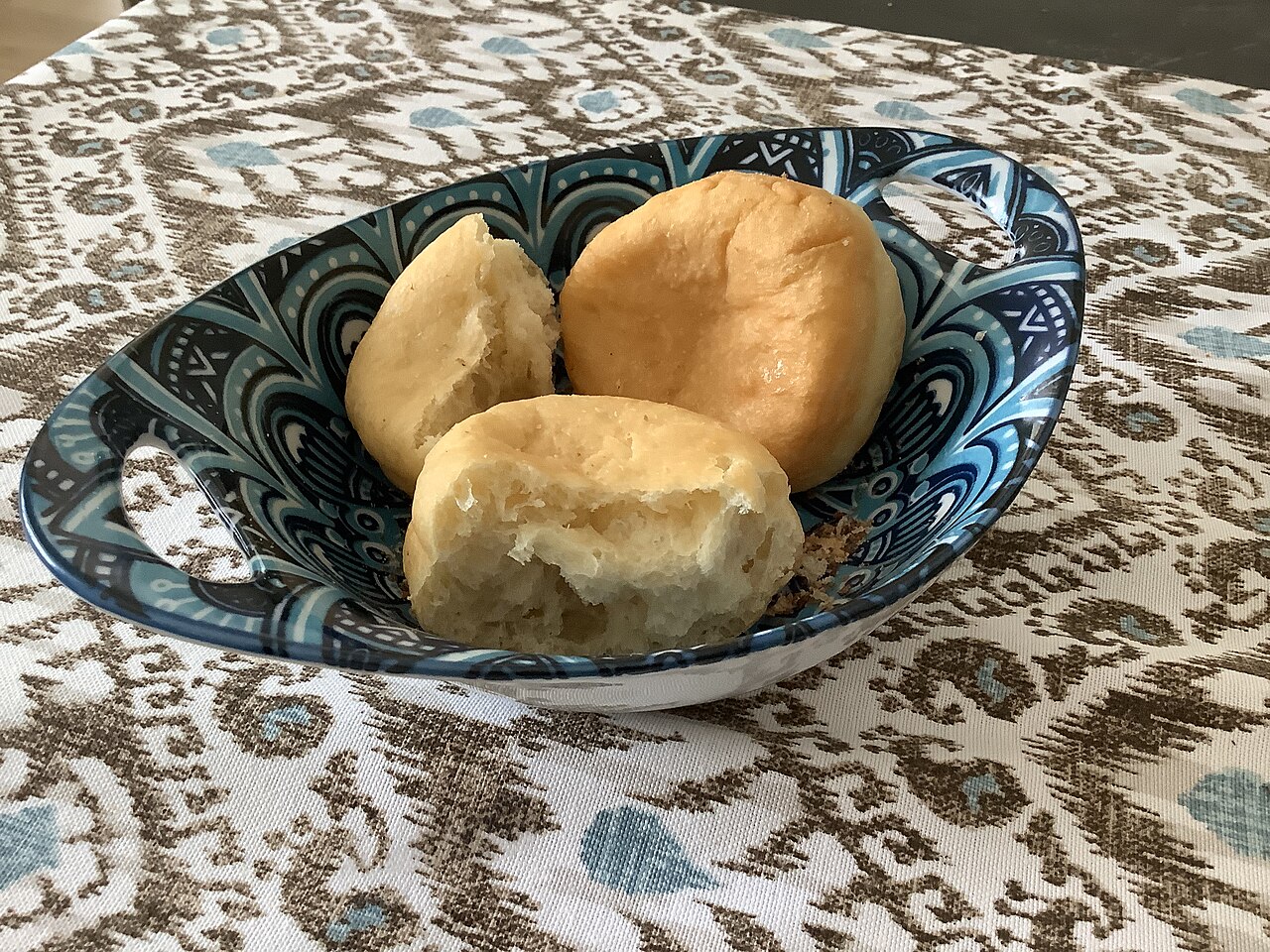 哈萨克族包尔萨克实拍照片